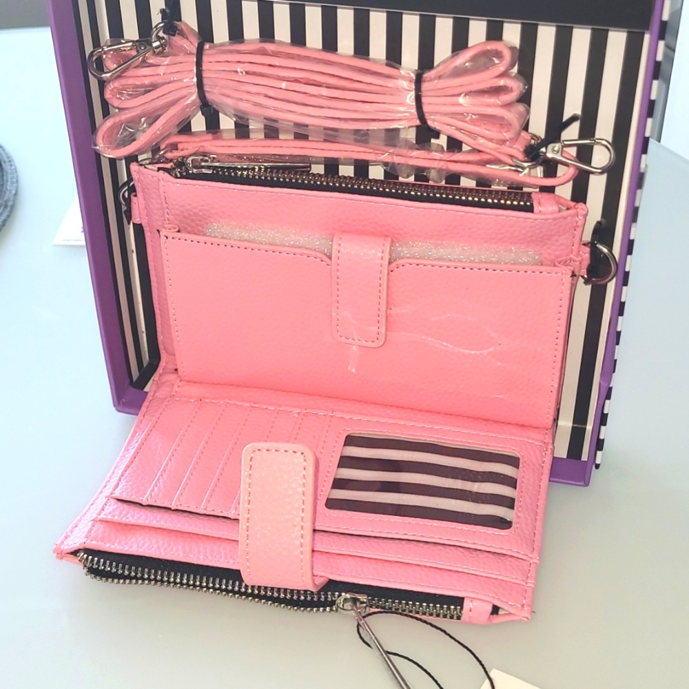 Marc Tetro Kitty Cat Crossbody Wrislet Wallet - Picture 4 of 4